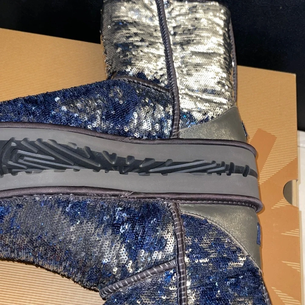Women Classic Short Sparkles Sequin Ugg Boots Silver and Blue Size 8 NEW